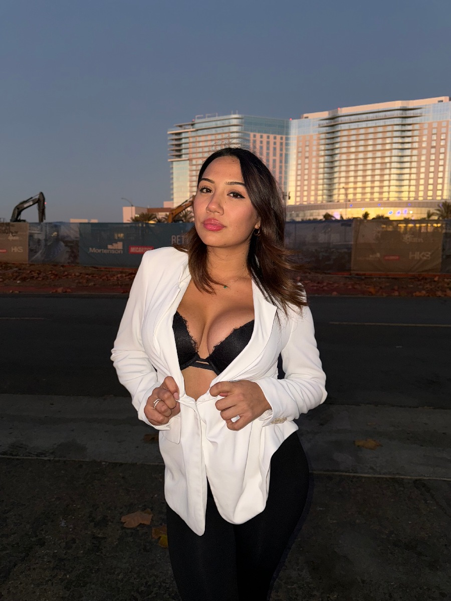 Take a pause and enjoy Ali Cruz — streaming from Tengzhou