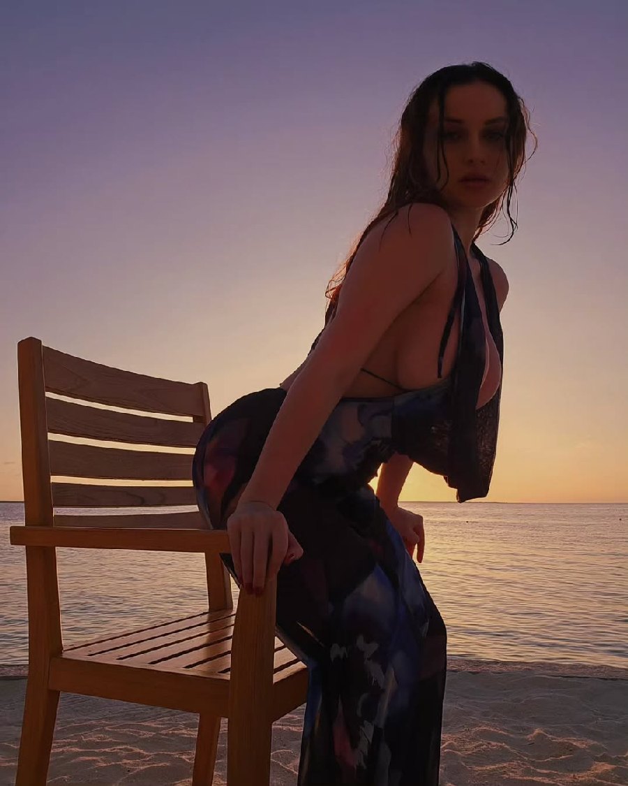 Sexy girl Miranda Faith nude in Tengzhou