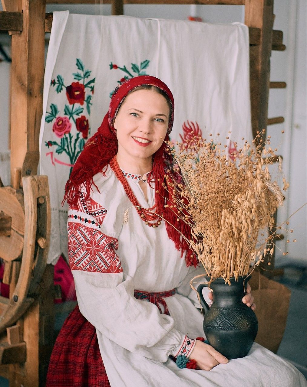 Women in Slavic costumes in Tengzhou