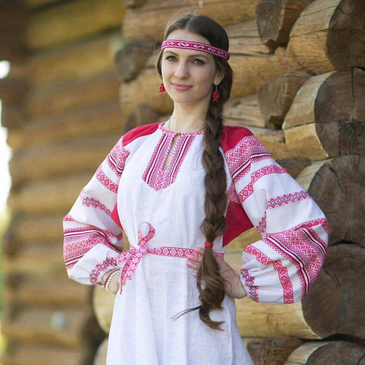 Girls in Slavic costumes in Tengzhou