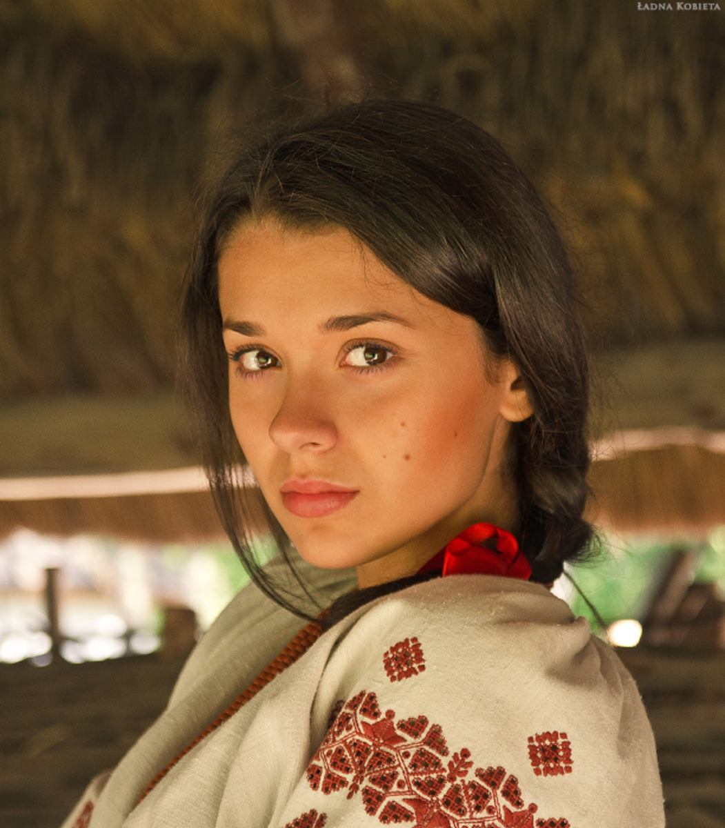 Girls in Slavic costumes in Tengzhou