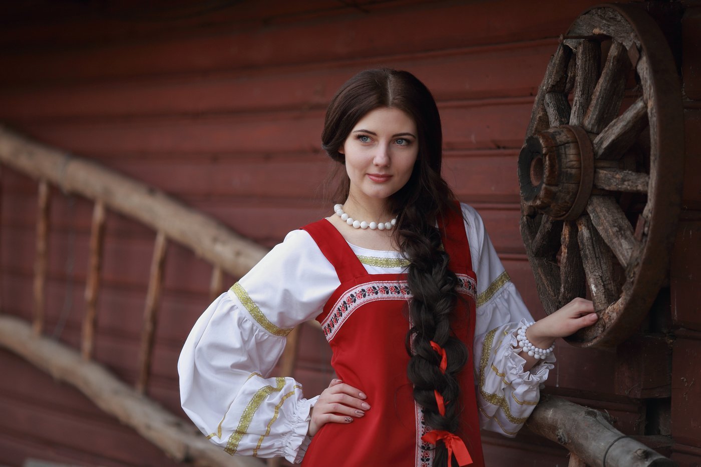 Girls in Slavic costumes in Tengzhou
