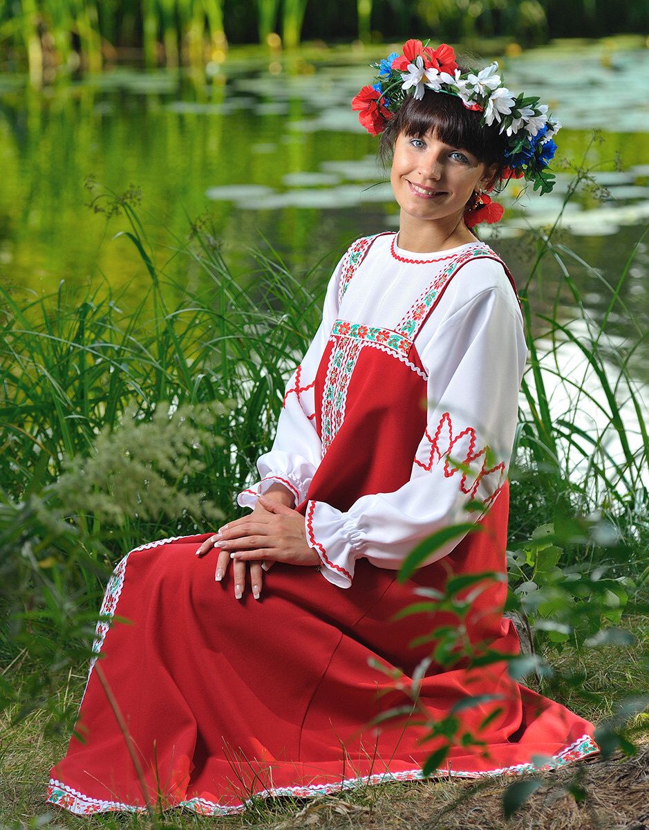 Beautiful girl Girls in Slavic costumes in Tengzhou