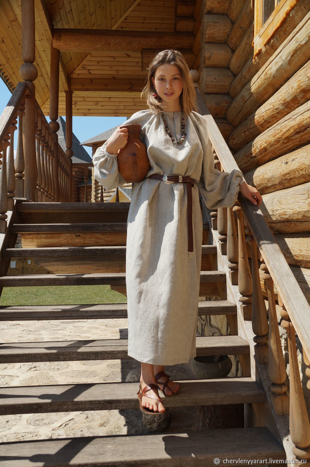 Girls in Slavic costumes in Tengzhou