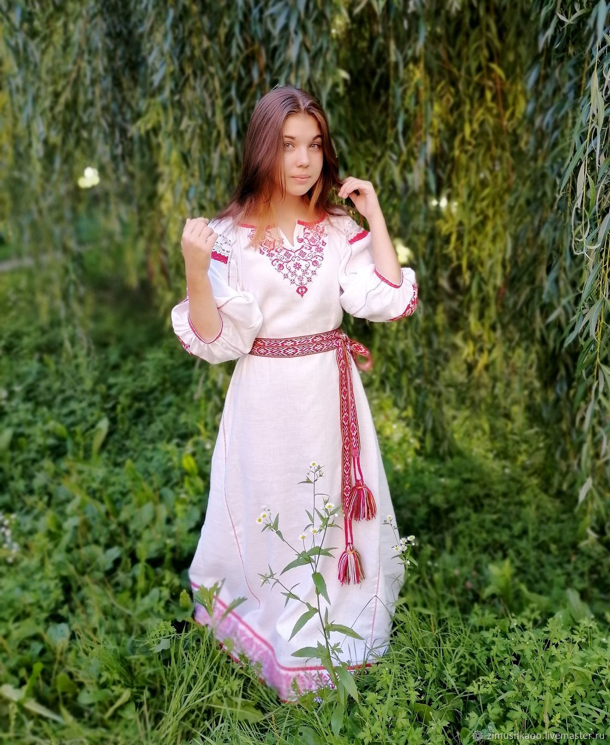 Girl Girls in Slavic costumes in Tengzhou